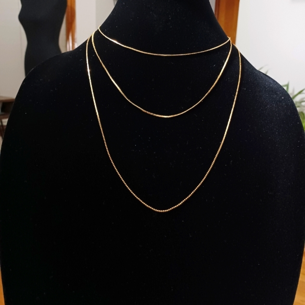 THREE LAYER GOLD TONE NECKLACE